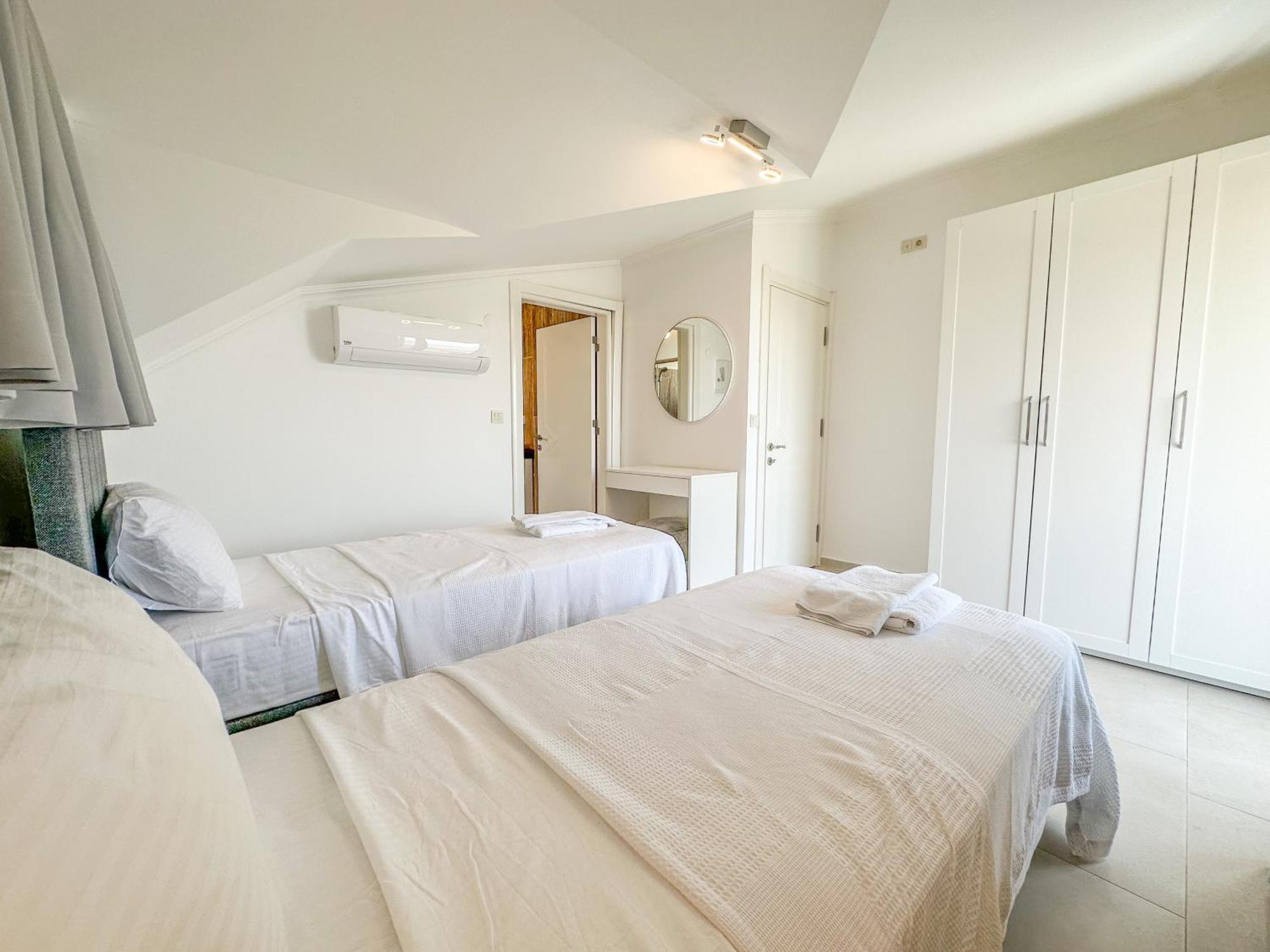 Alya, Spacious 4 Bed With Private Pool וילה