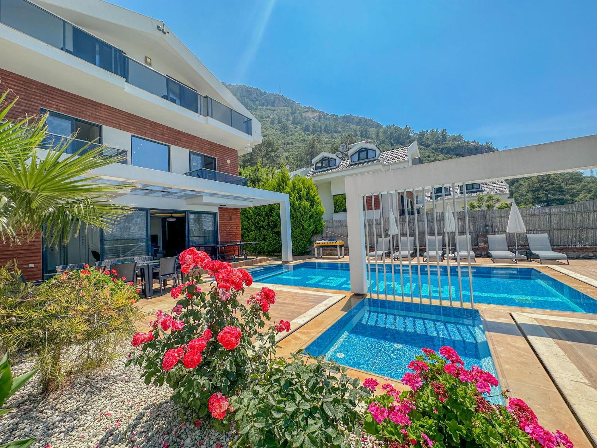 וילה Alya, Spacious 4 Bed With Private Pool *